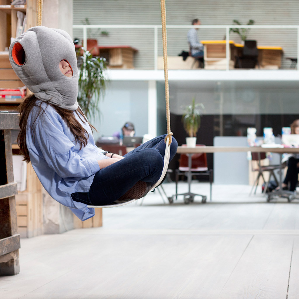 Ostrich Pillow studio banana