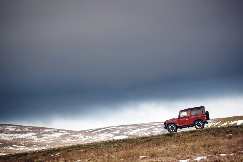 land rover defender v8